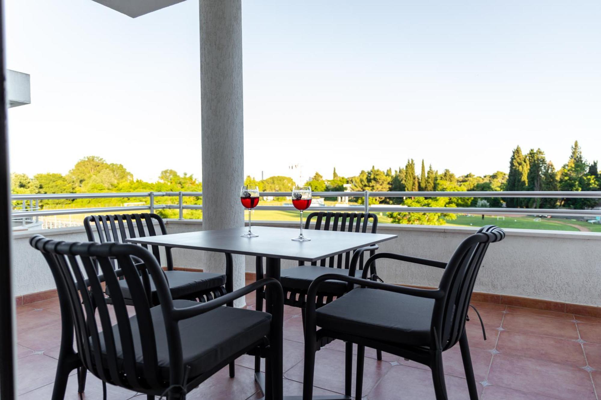 Apartments Gucci Улцинь Экстерьер фото